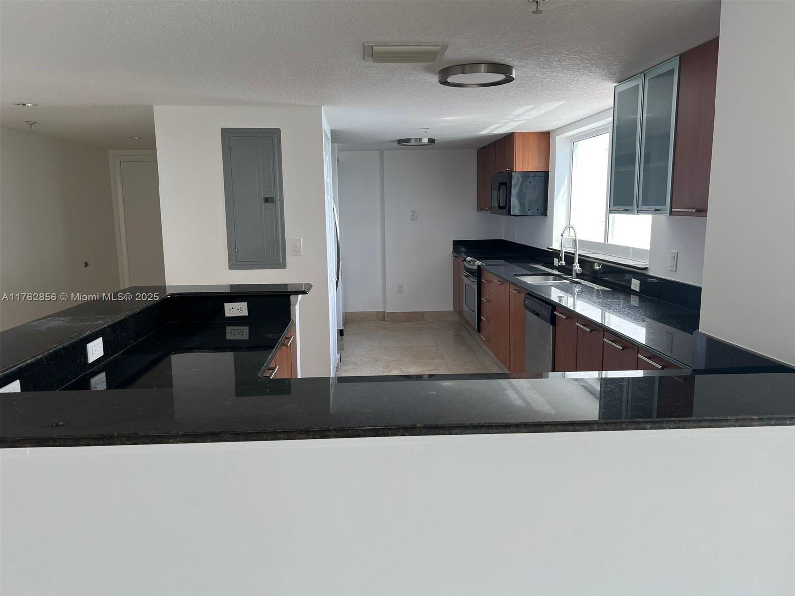 1800 N Bayshore Dr 1901