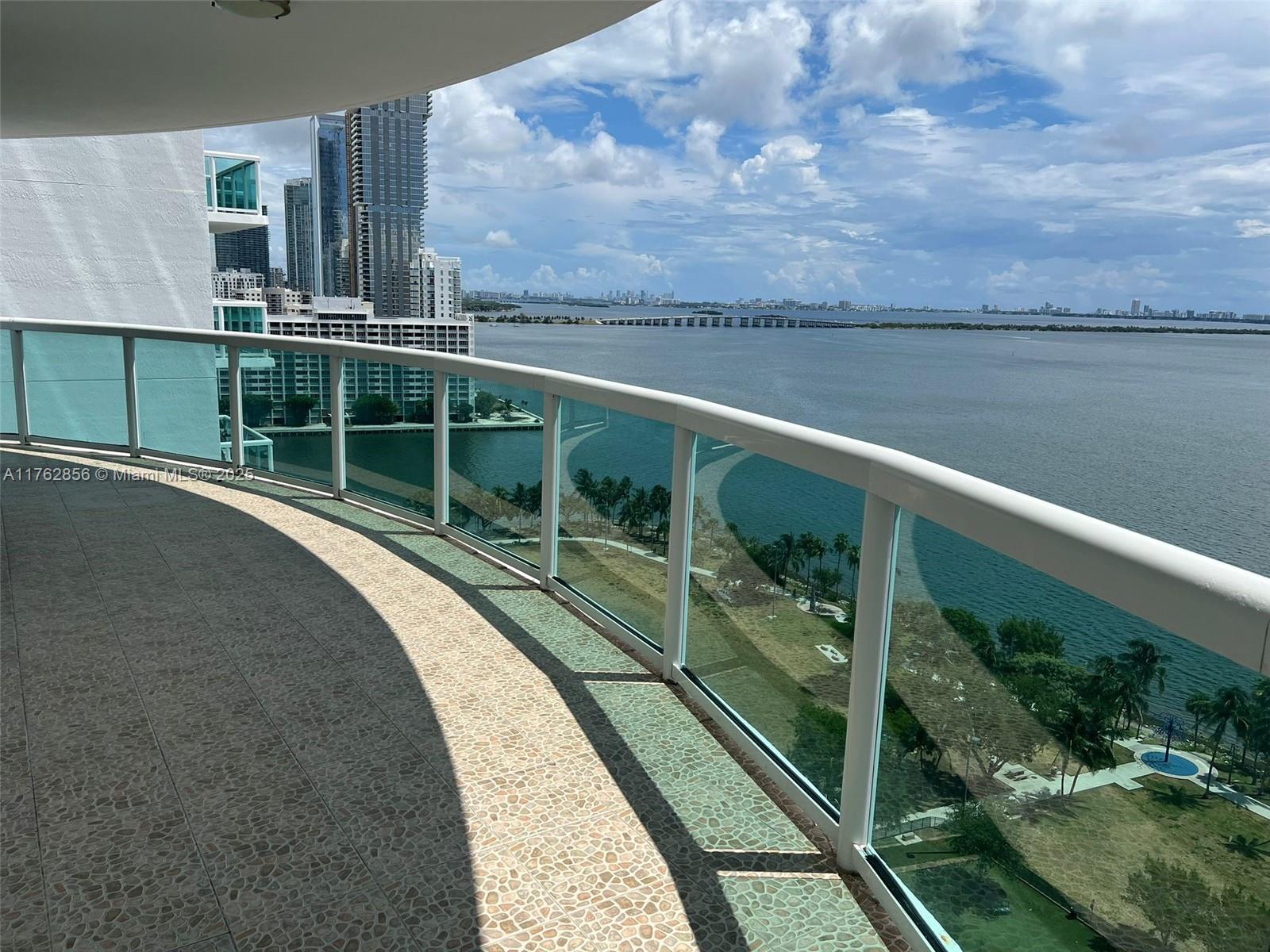 1800 N Bayshore Dr 1901