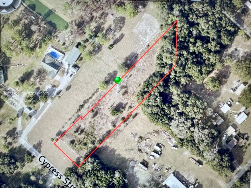 Discover 1.45 acres of prime residential land located on a quiet dead-end street in Pierson, FL. This property features a 25-ft public utility easement, allowing for installation of a driveway from the property line to the main road. Zoned residential and surrounded by established homes, with nearby conveniences including Circle K, Dunkin’ Donuts, and quick access to Highway 17. An ideal opportunity to build your dream home in a peaceful country setting within an up-and-coming area.