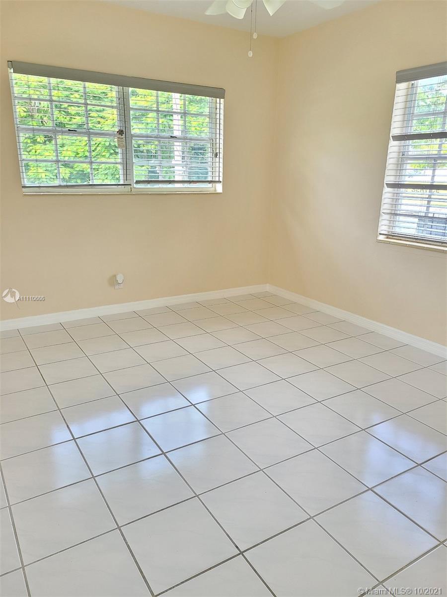 SUNSET VILLAS - Residential Lease