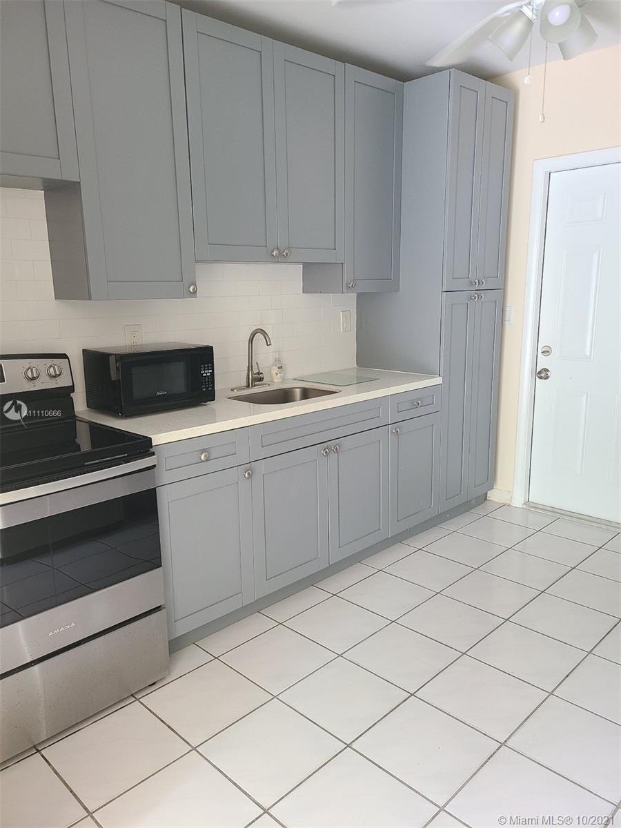 SUNSET VILLAS - Residential Lease