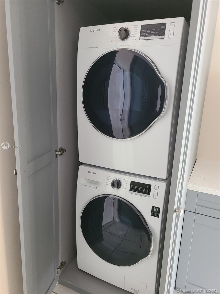 SUNSET VILLAS - Residential Lease