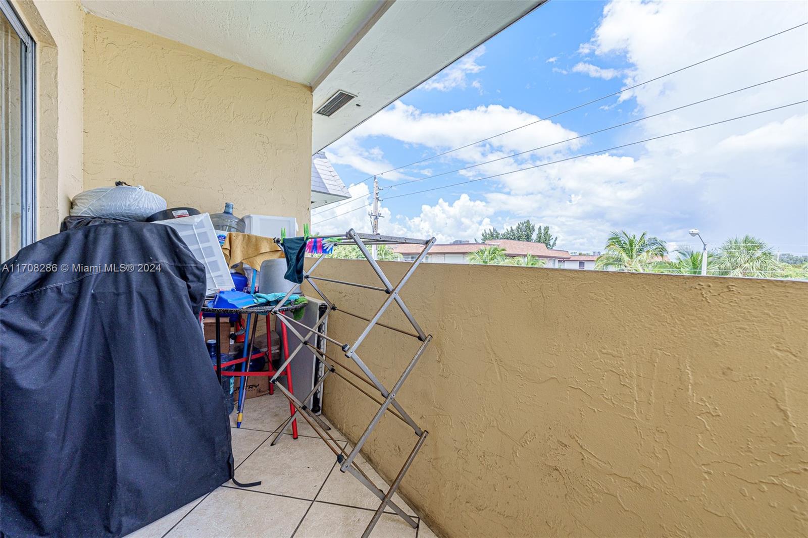 VILLAGE AT DADELAND CONDO - Residential