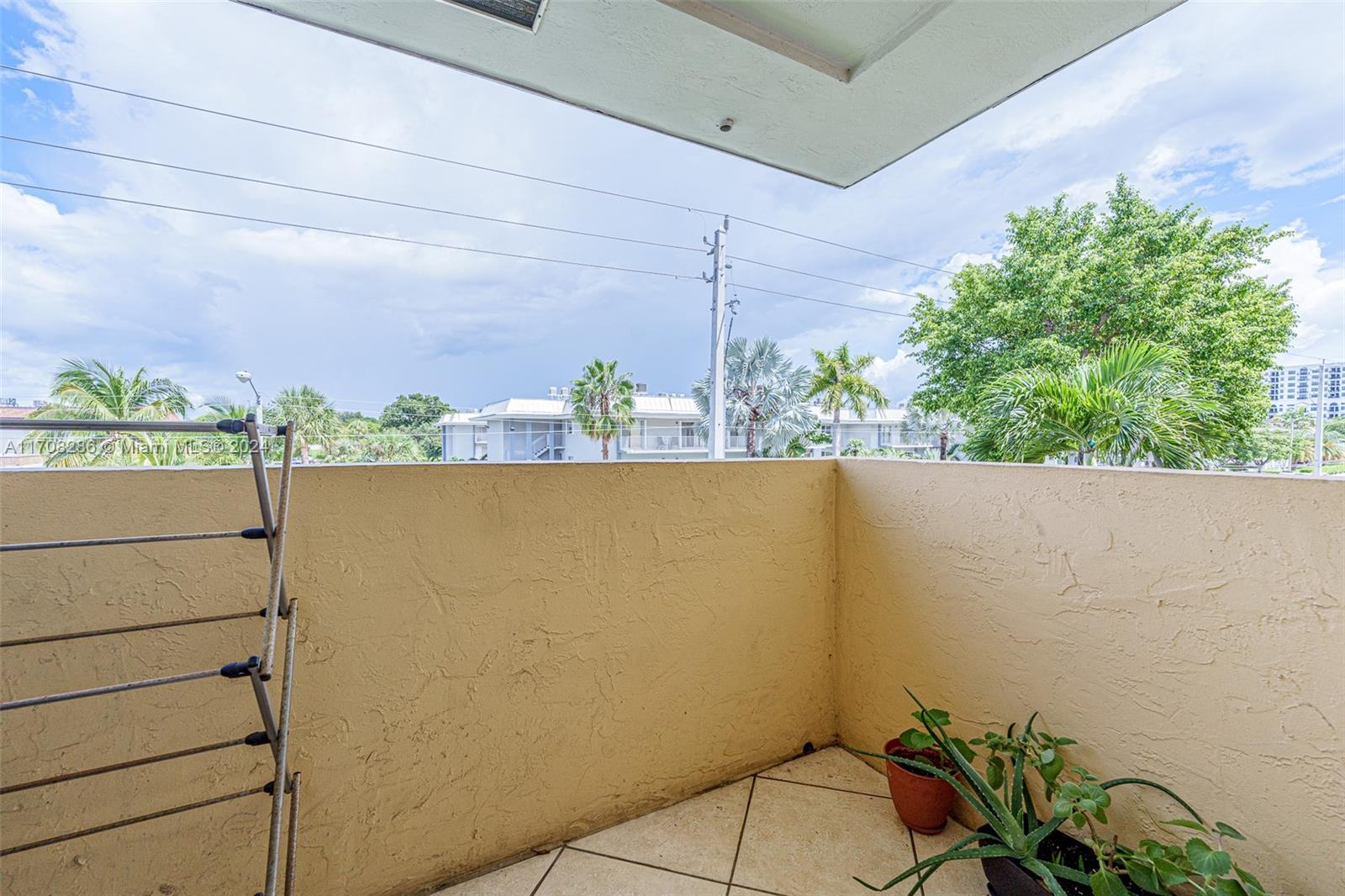 VILLAGE AT DADELAND CONDO - Residential