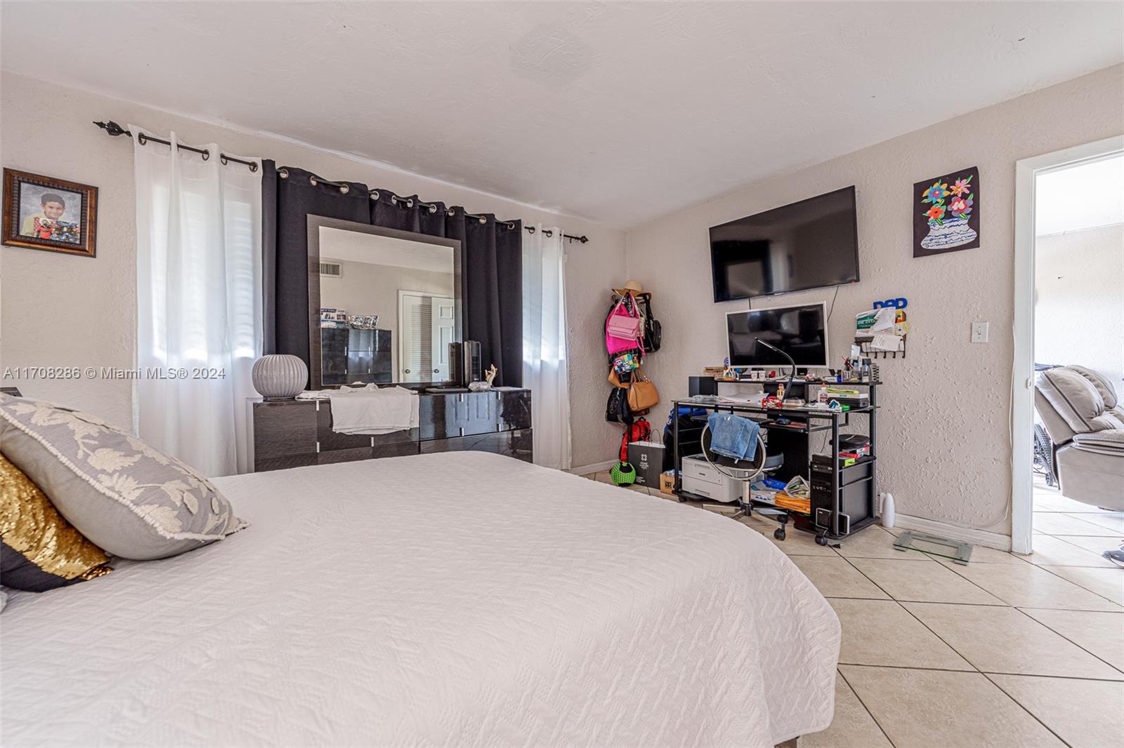 VILLAGE AT DADELAND CONDO - Residential