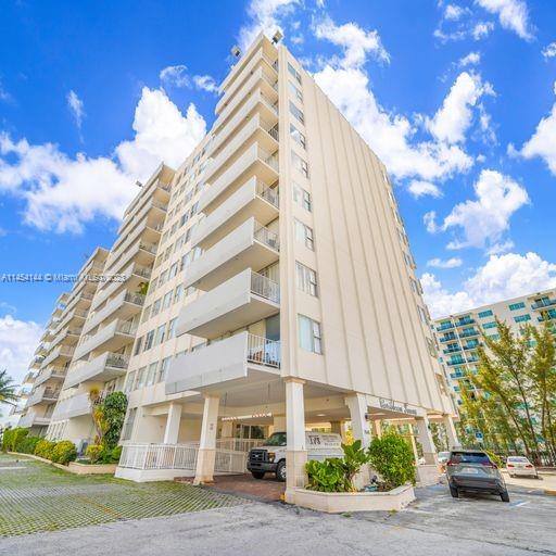 CARIBBEAN TOWERS CONDO - Residential Lease
