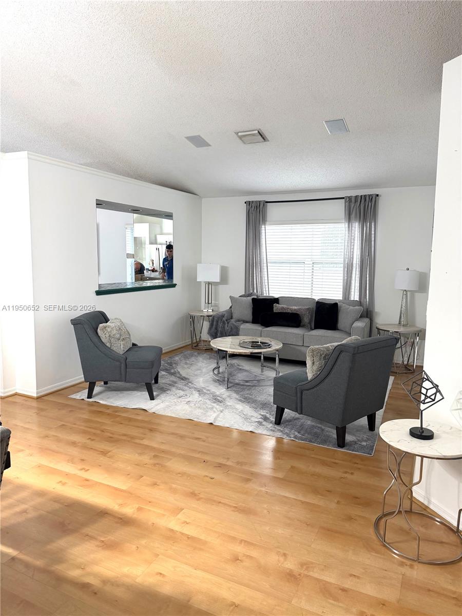 Lawrence Oaks - Residential