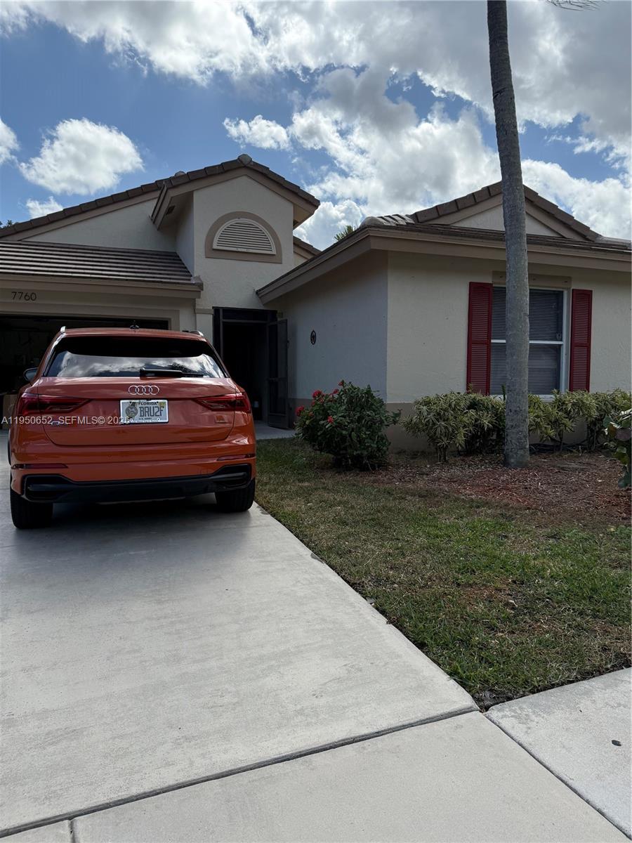 Lawrence Oaks - Residential