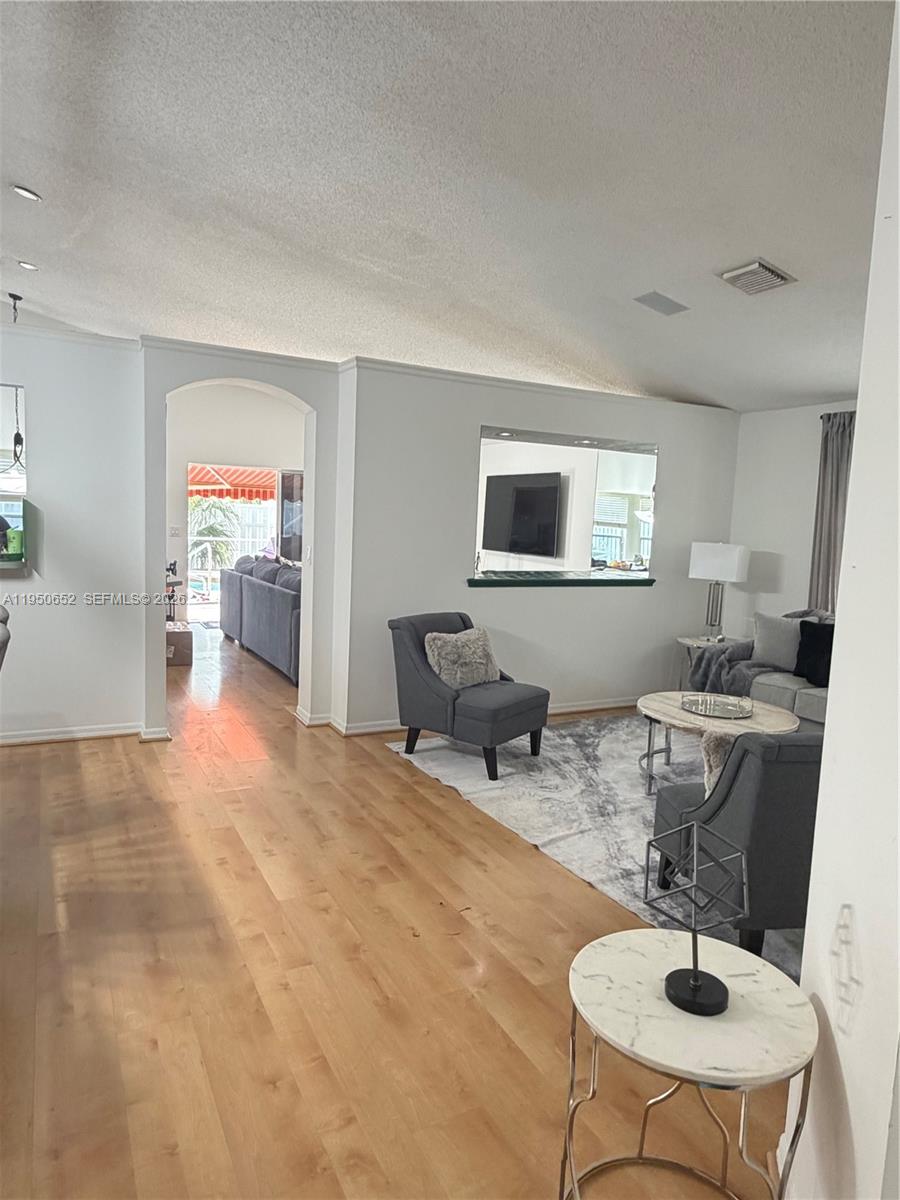 Lawrence Oaks - Residential