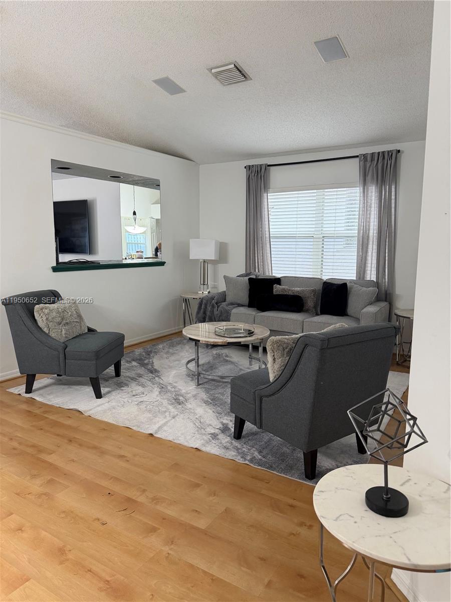 Lawrence Oaks - Residential