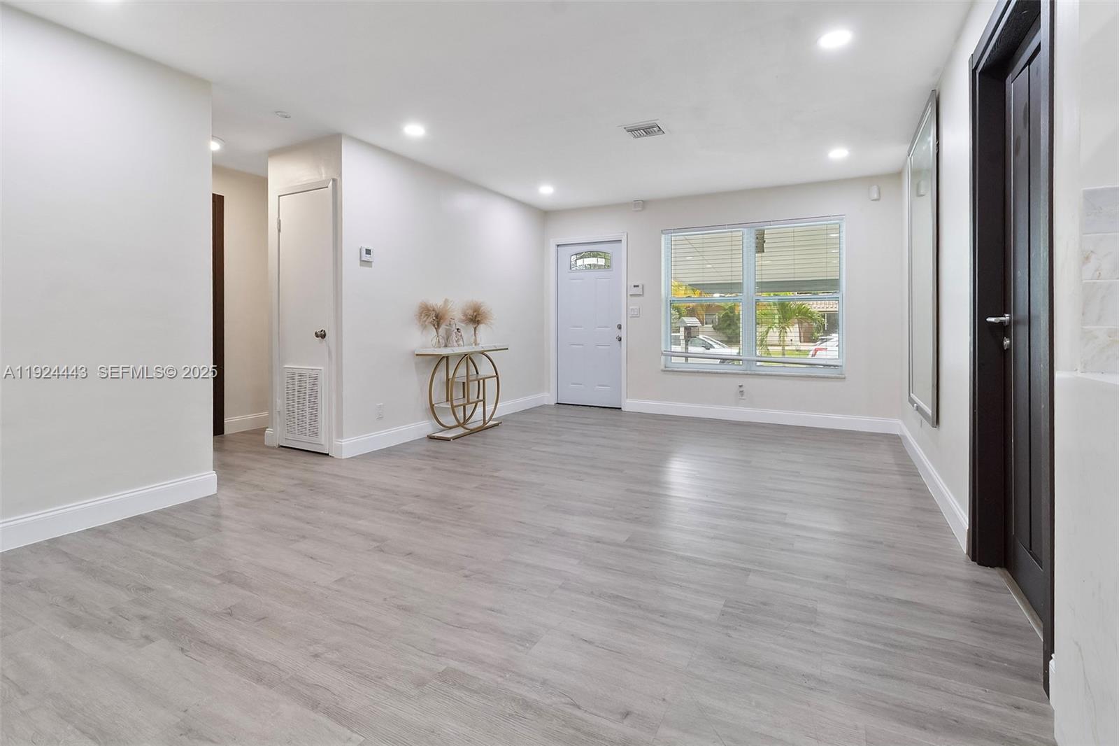 ACRES LAKE ESTATES - Residential