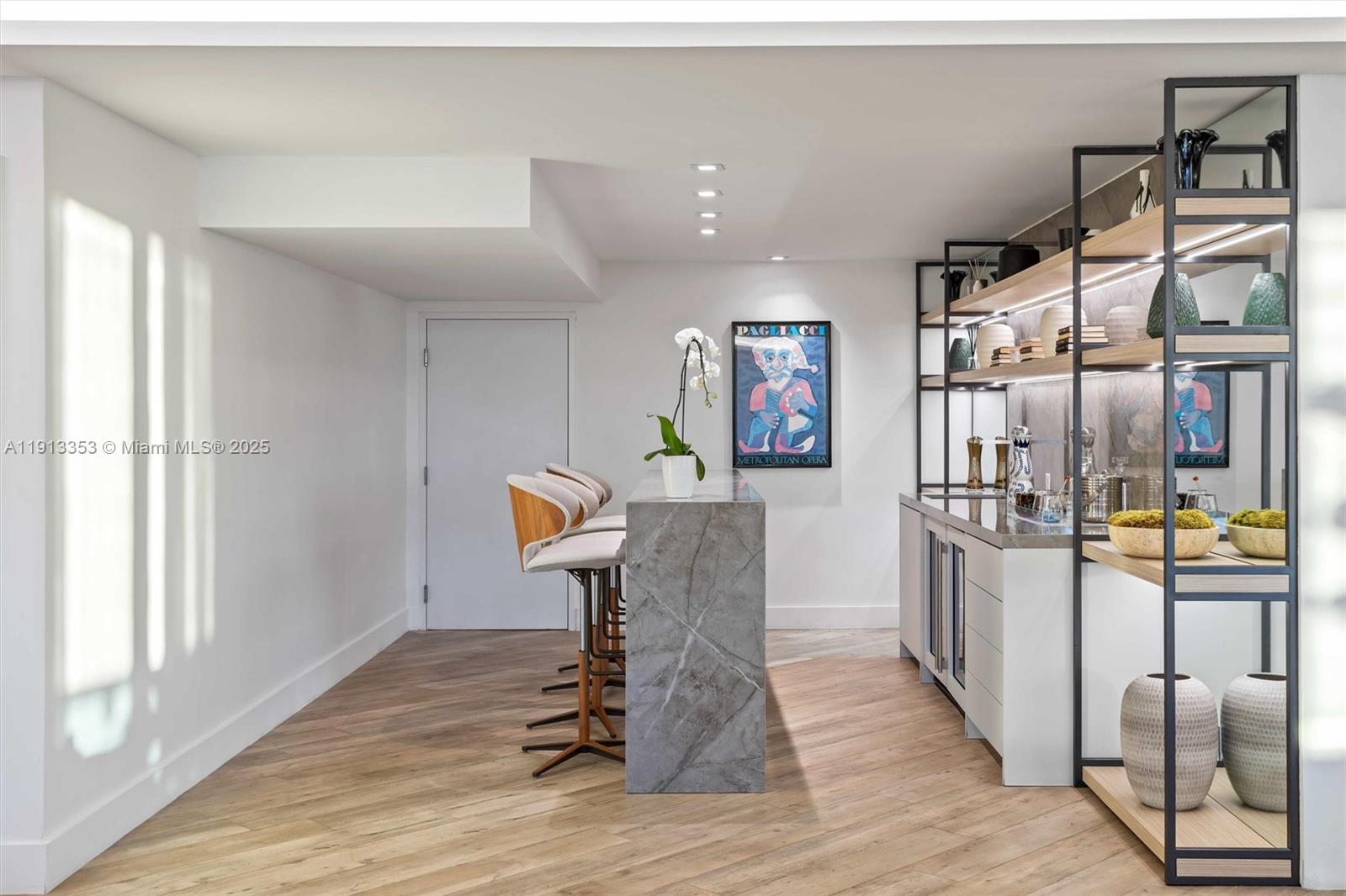 RONEY PALACE CONDO - Residential