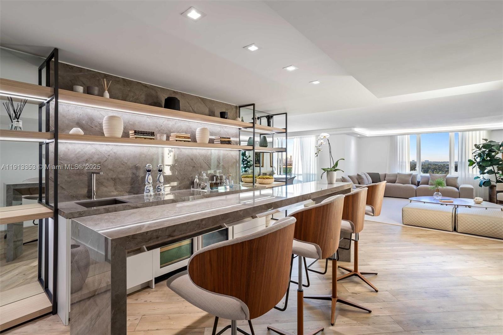 RONEY PALACE CONDO - Residential