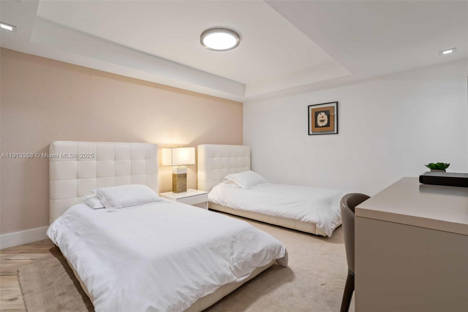 RONEY PALACE CONDO - Residential