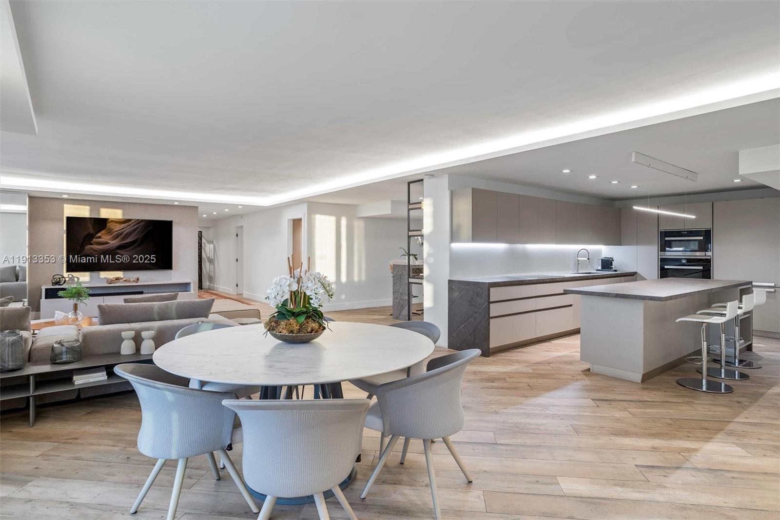 RONEY PALACE CONDO - Residential