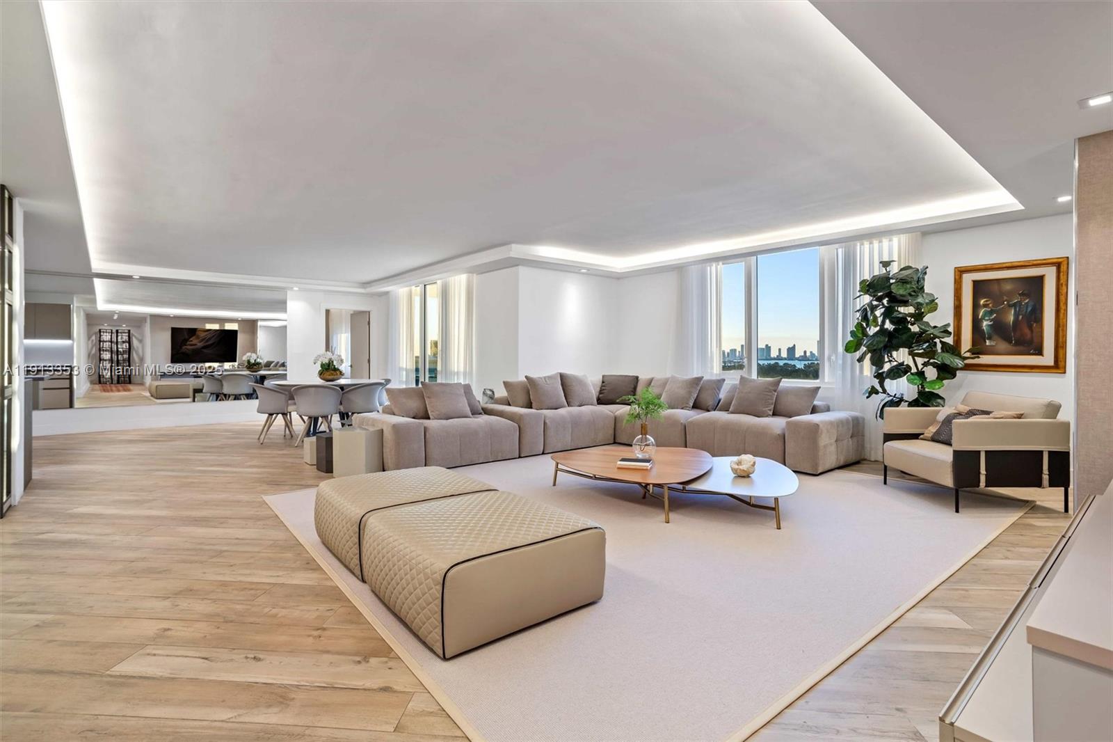 RONEY PALACE CONDO - Residential