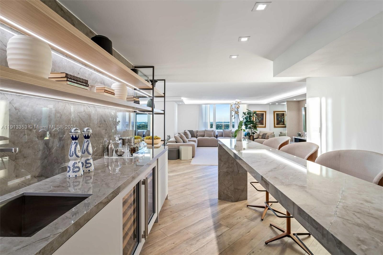 RONEY PALACE CONDO - Residential