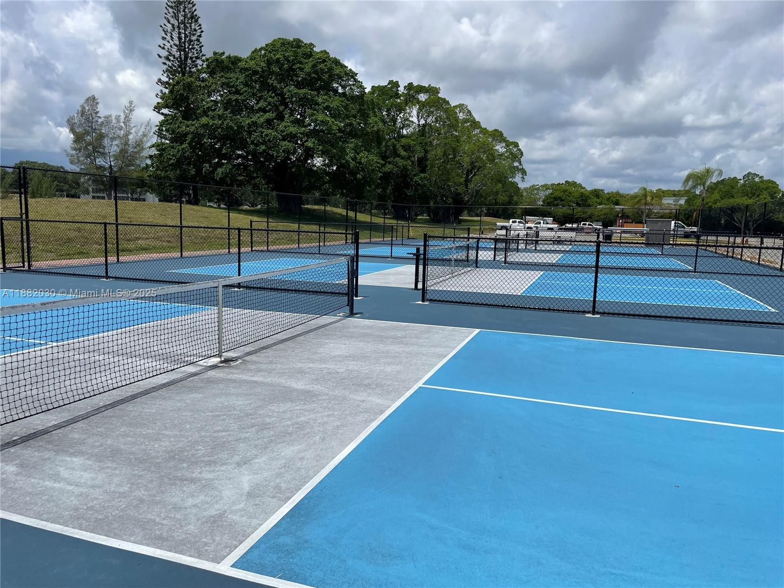 ISLEWOOD B CONDO - Residential