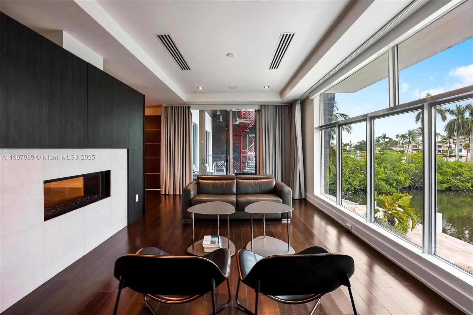 STILWELL ISLES - Residential Lease