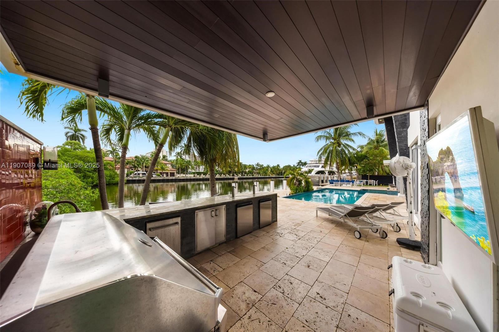 STILWELL ISLES - Residential Lease