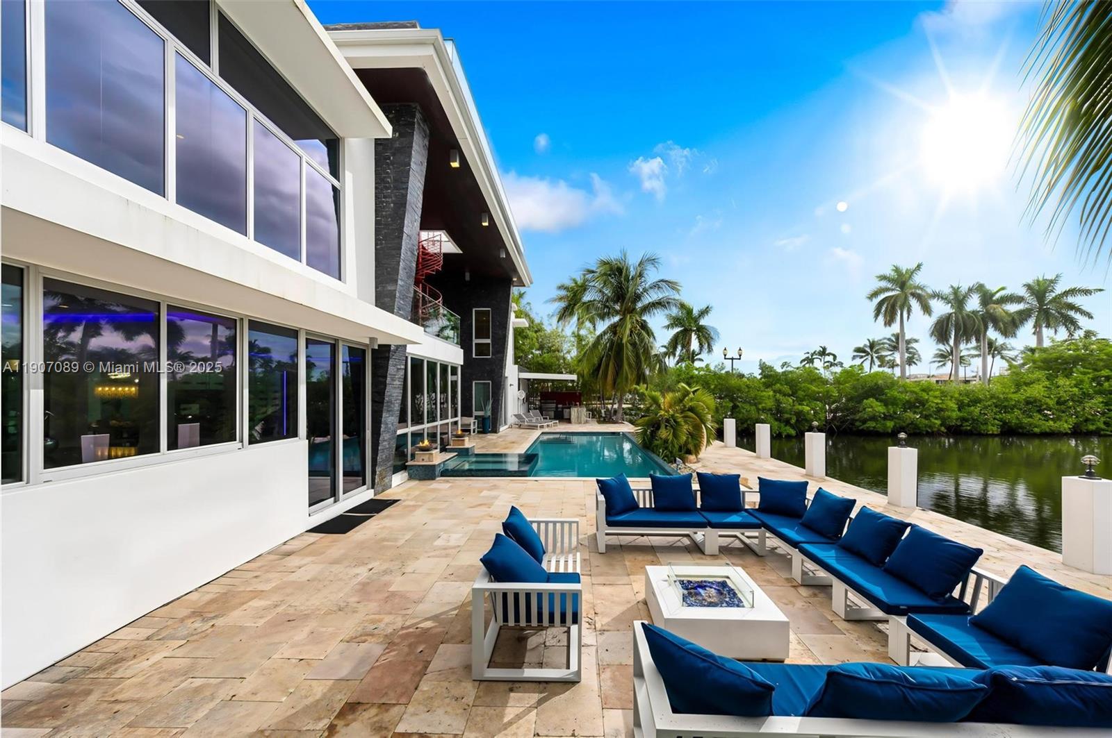 STILWELL ISLES - Residential Lease