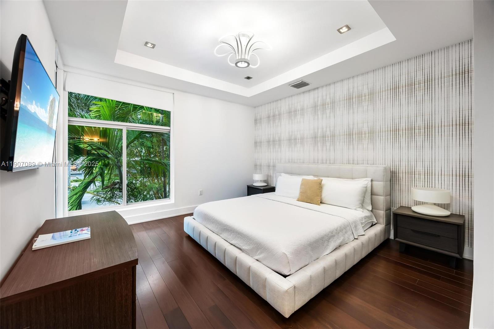 STILWELL ISLES - Residential Lease