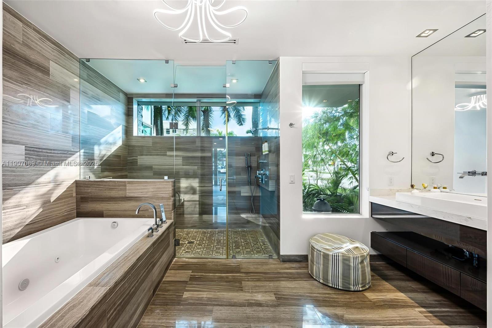 STILWELL ISLES - Residential Lease