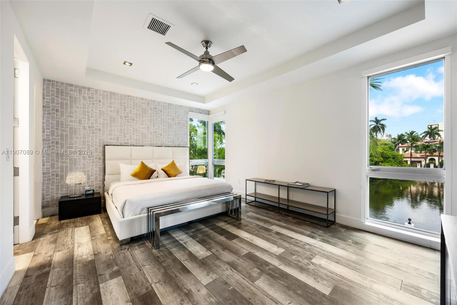 STILWELL ISLES - Residential Lease