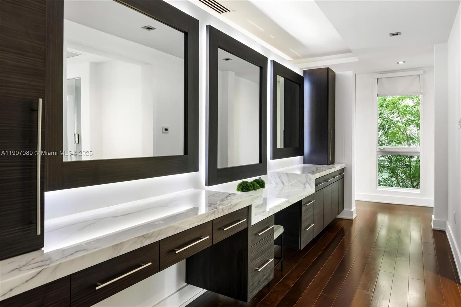 STILWELL ISLES - Residential Lease