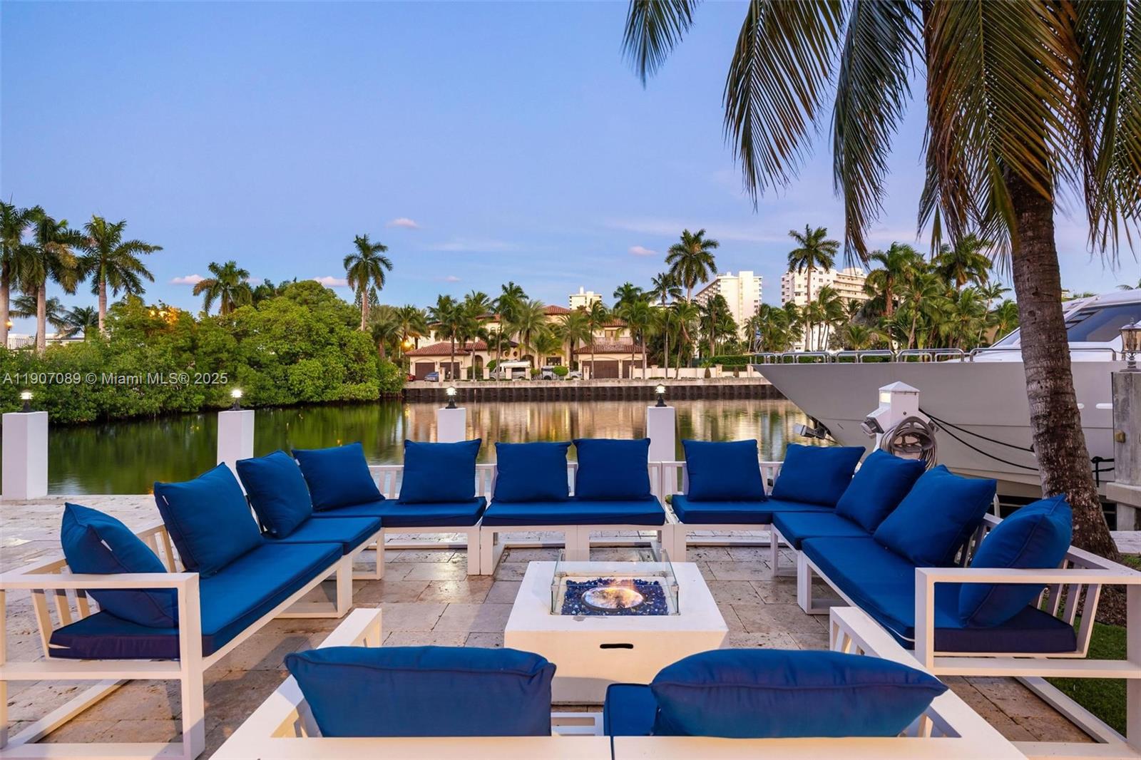 STILWELL ISLES - Residential Lease