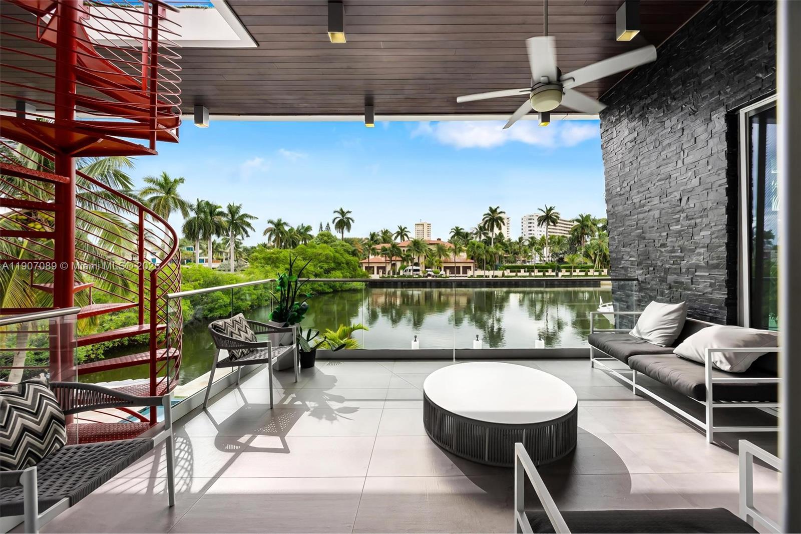 STILWELL ISLES - Residential Lease