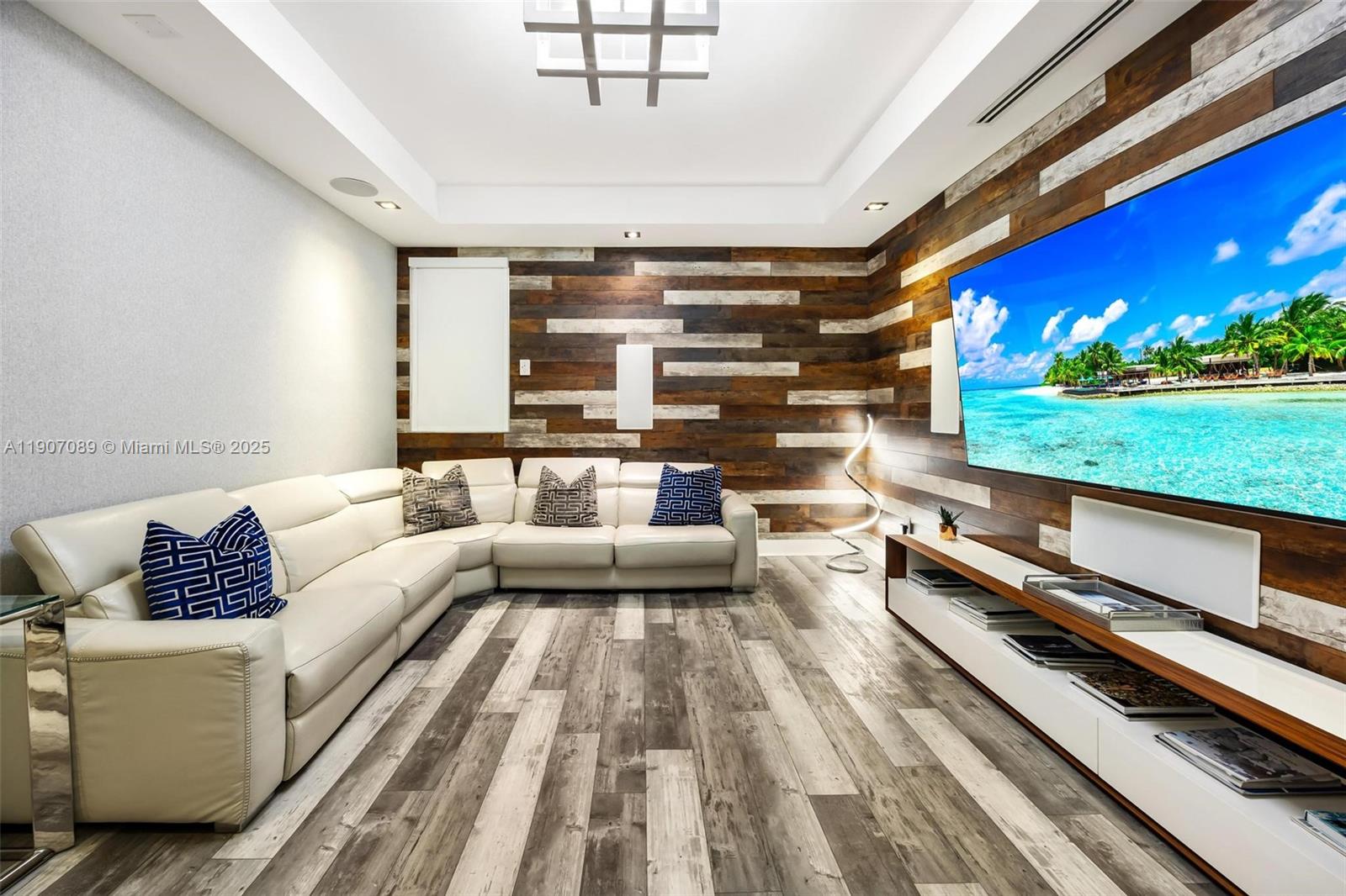 STILWELL ISLES - Residential Lease