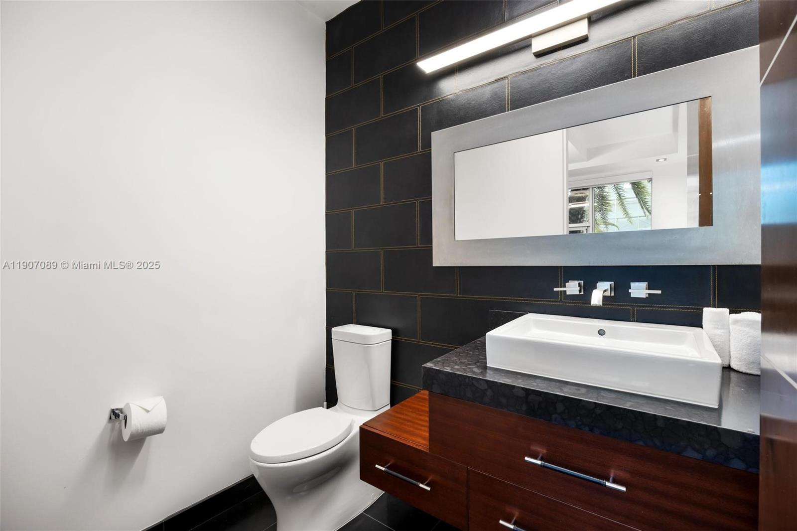 STILWELL ISLES - Residential Lease