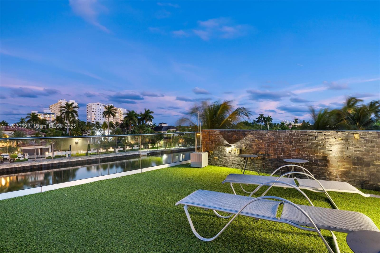 STILWELL ISLES - Residential Lease