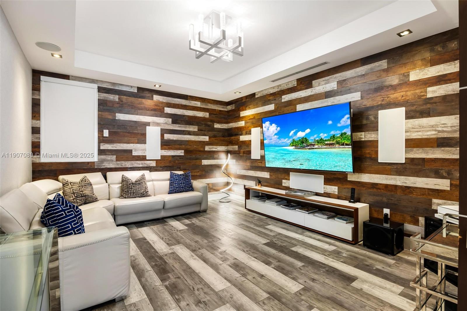 STILWELL ISLES - Residential Lease