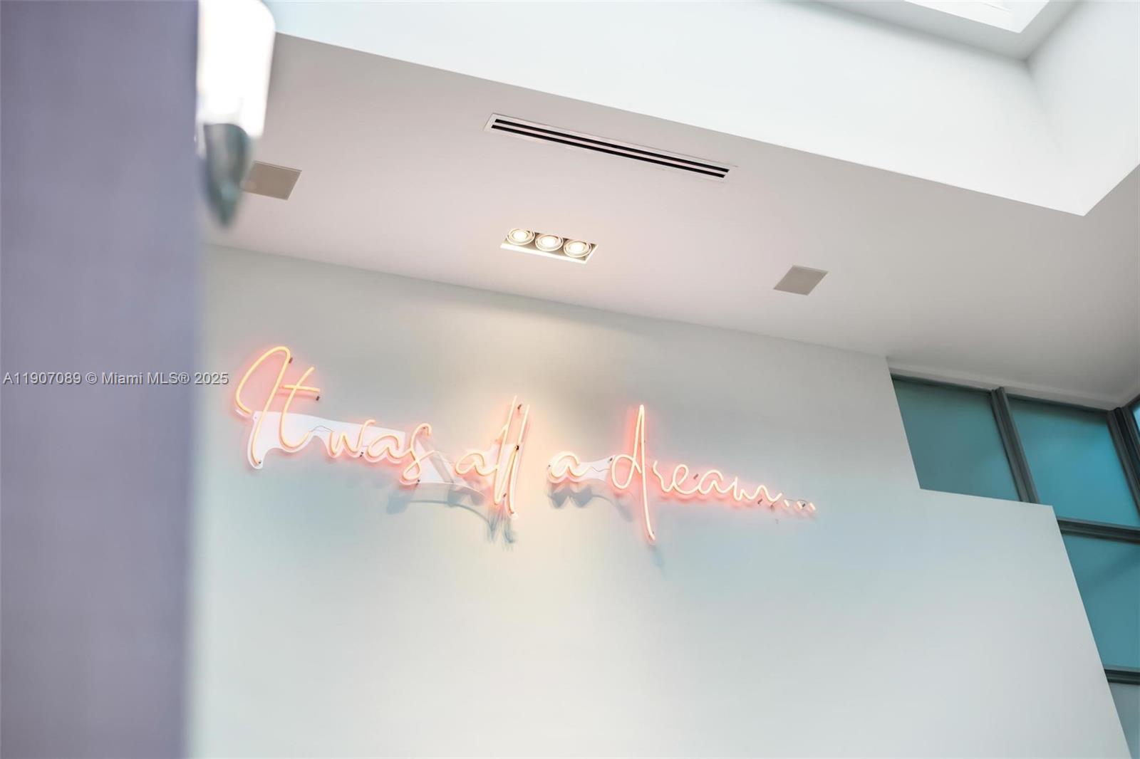 STILWELL ISLES - Residential Lease