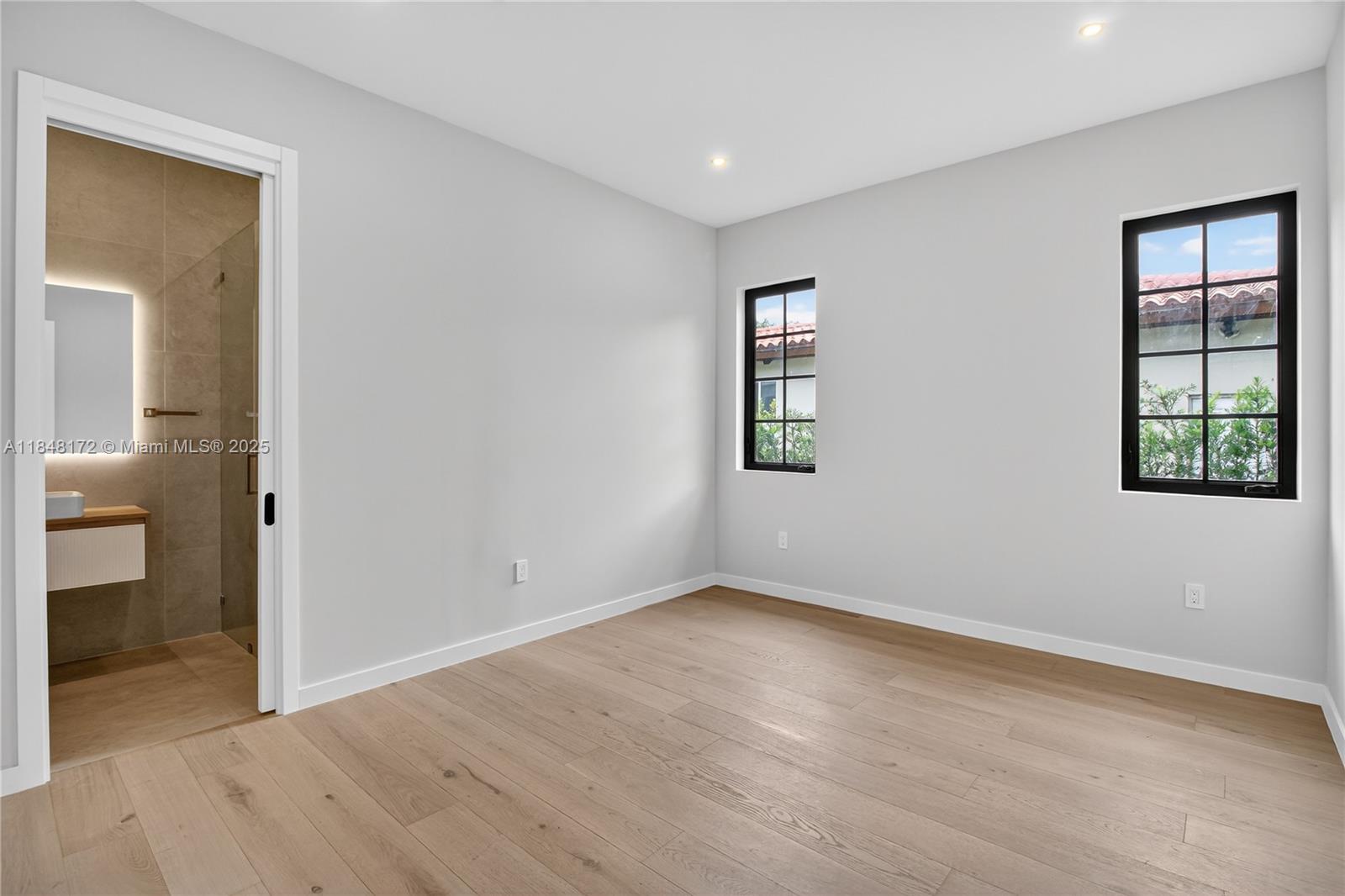 CORAL GABLES SEC E - Residential