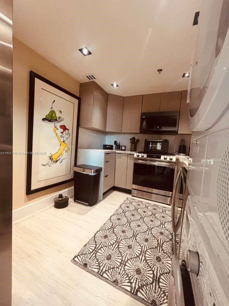 CLEARVIEW TOWERS CONDO - Residential