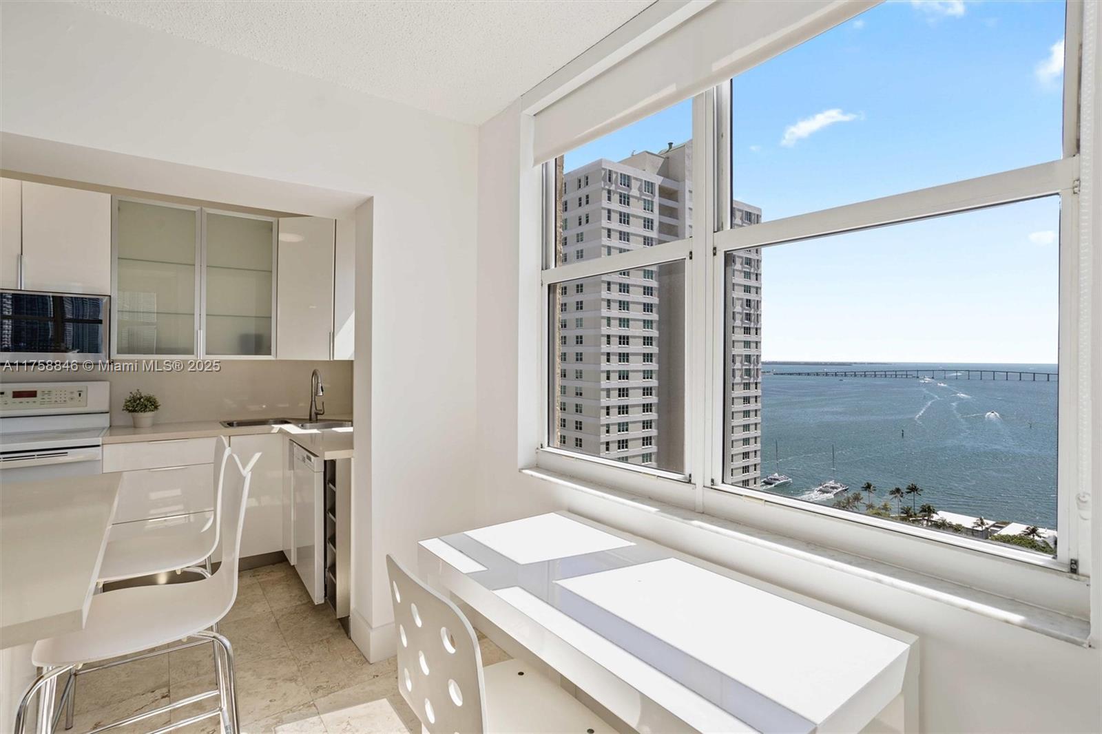 ISOLA CONDO - Residential