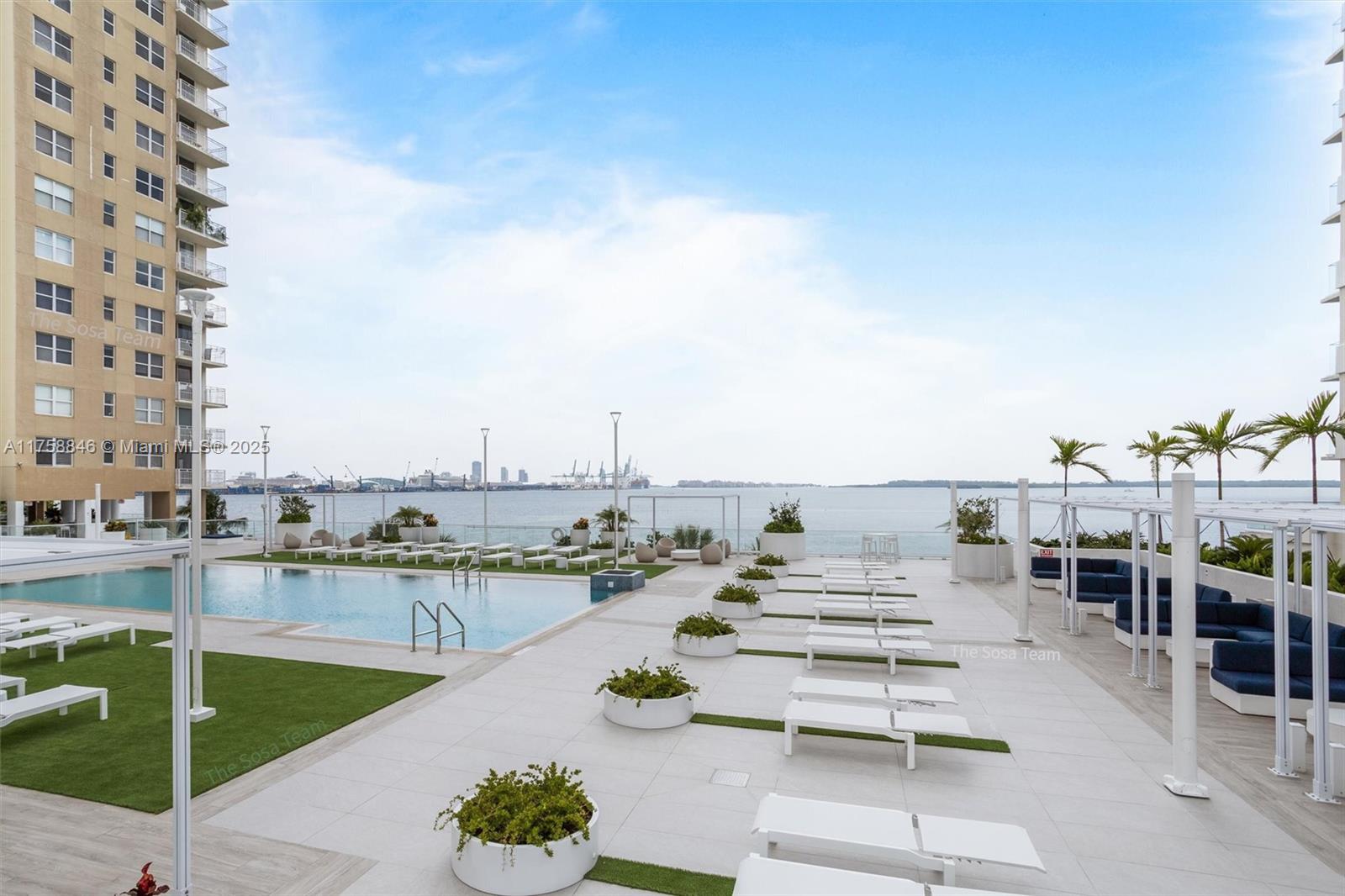 ISOLA CONDO - Residential