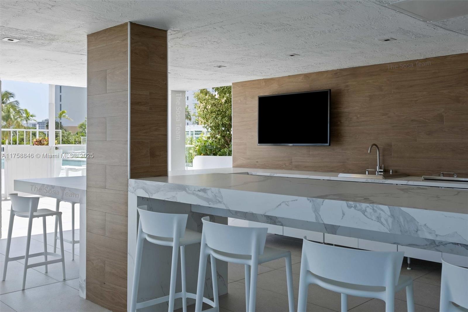 ISOLA CONDO - Residential