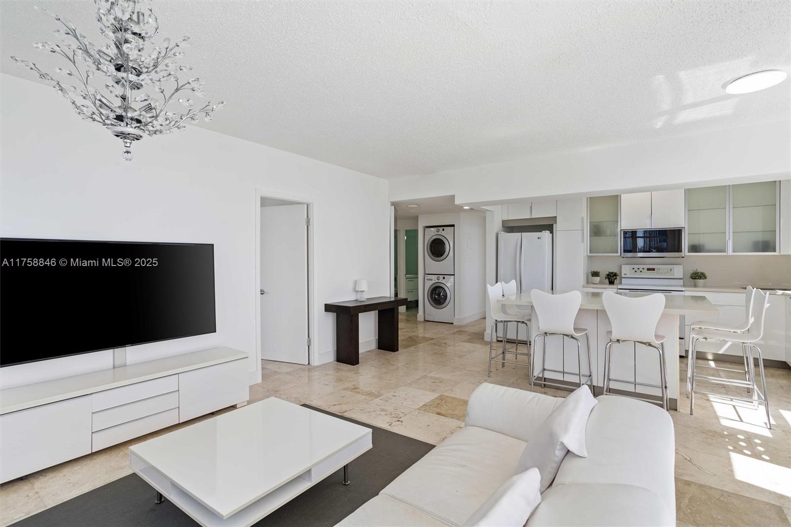 ISOLA CONDO - Residential