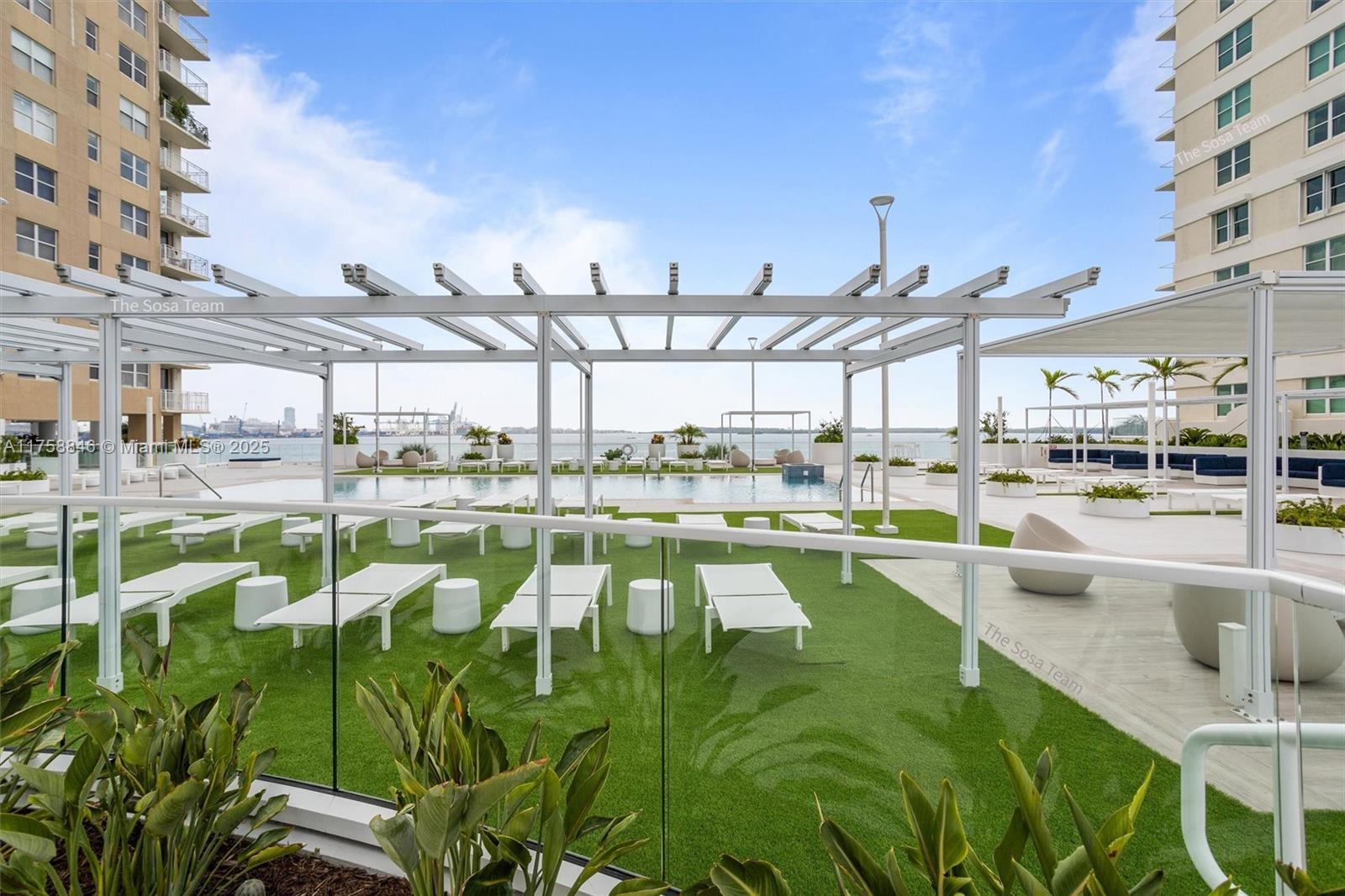 ISOLA CONDO - Residential