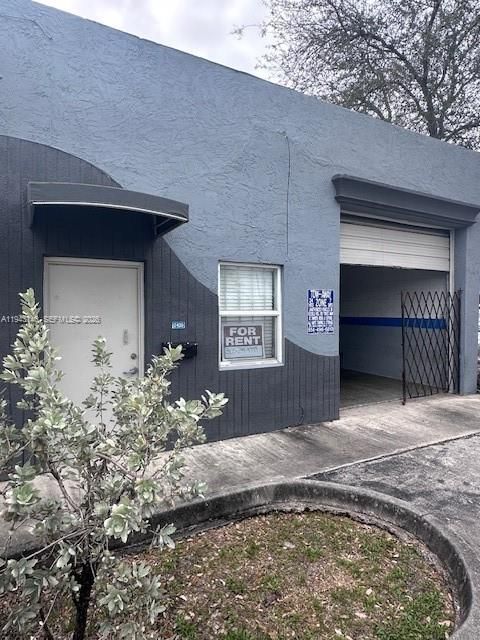 2400 SW 56th Ave 2400 West Park FL 33023