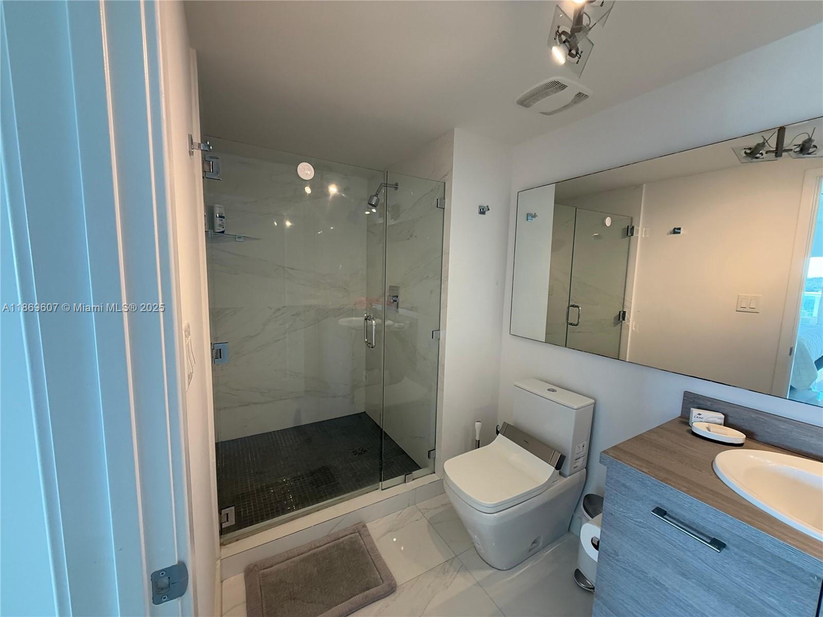 400 SUNNY ISLES CONDO EAS - Residential Lease