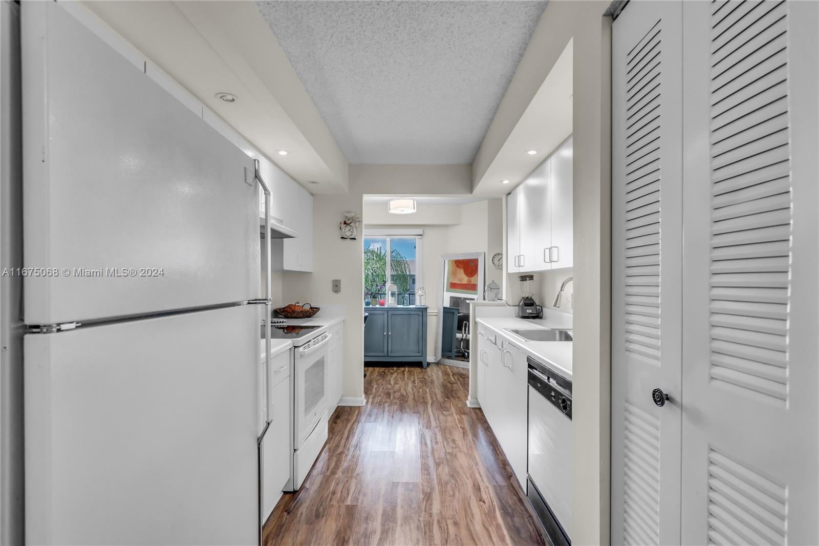 PLYMOUTH AT CENTURY VILLA - Residential