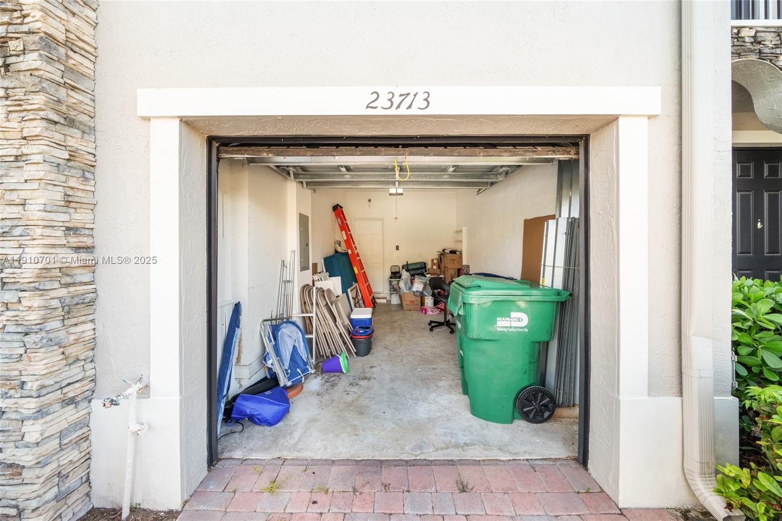 SILVER PALM EAST SEC TWO - Residential