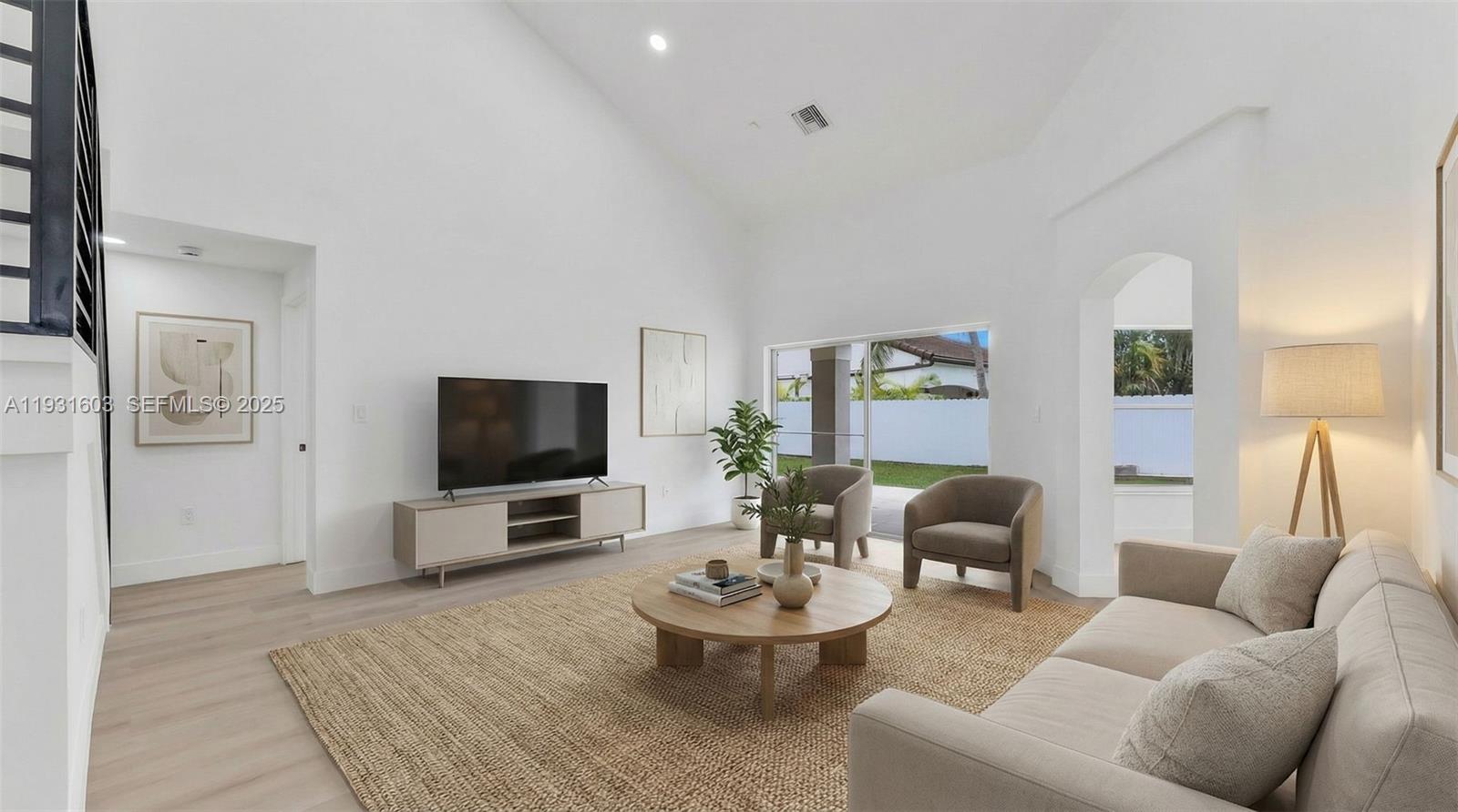 HEFTLER HOMES AT LAGO MAR - Residential