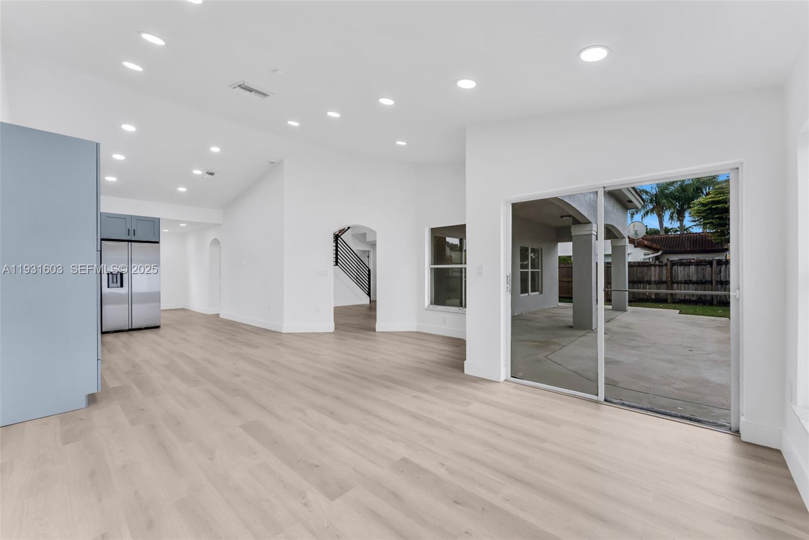 HEFTLER HOMES AT LAGO MAR - Residential