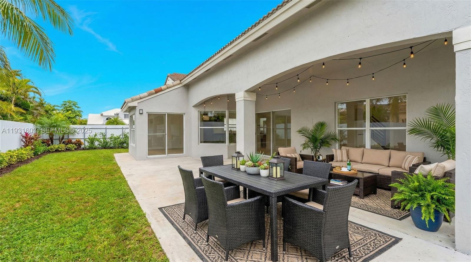 HEFTLER HOMES AT LAGO MAR - Residential